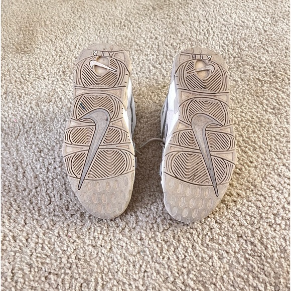 These are a pair of Nike Up Tempo in the color way ‘Phantom’ - Picture 2 of 4